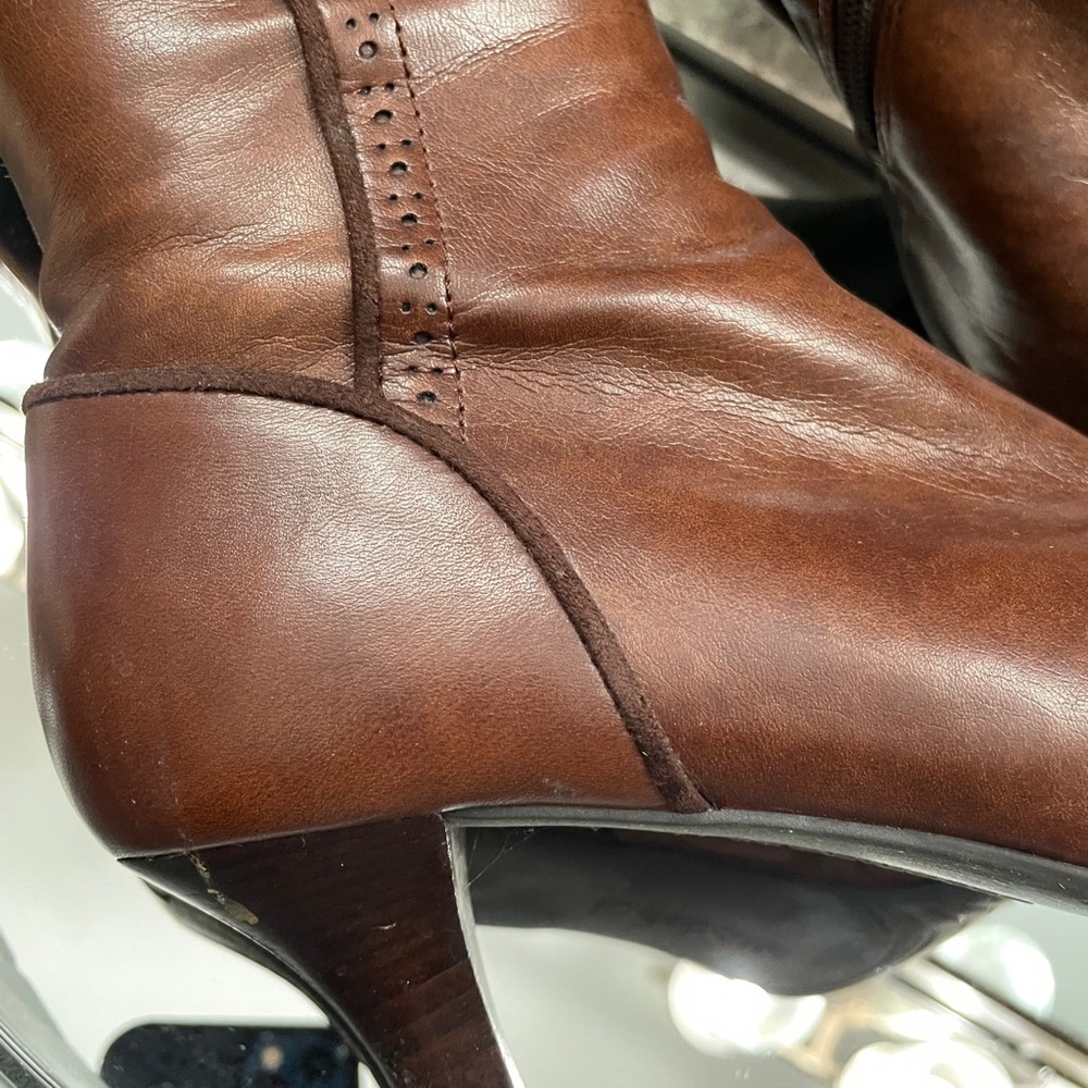 Beautiful Liz Claiborne Boots